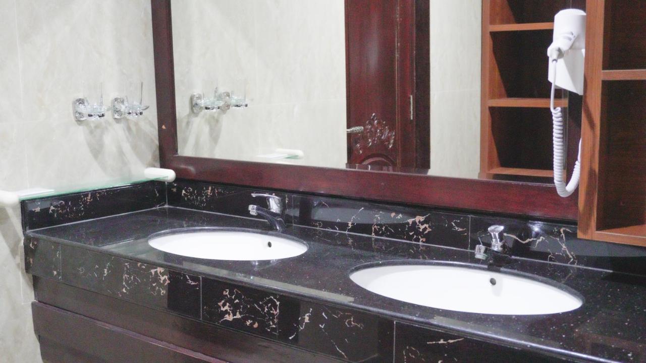 Gili Beachfront Suites غيلي تراوانغان المظهر الخارجي الصورة