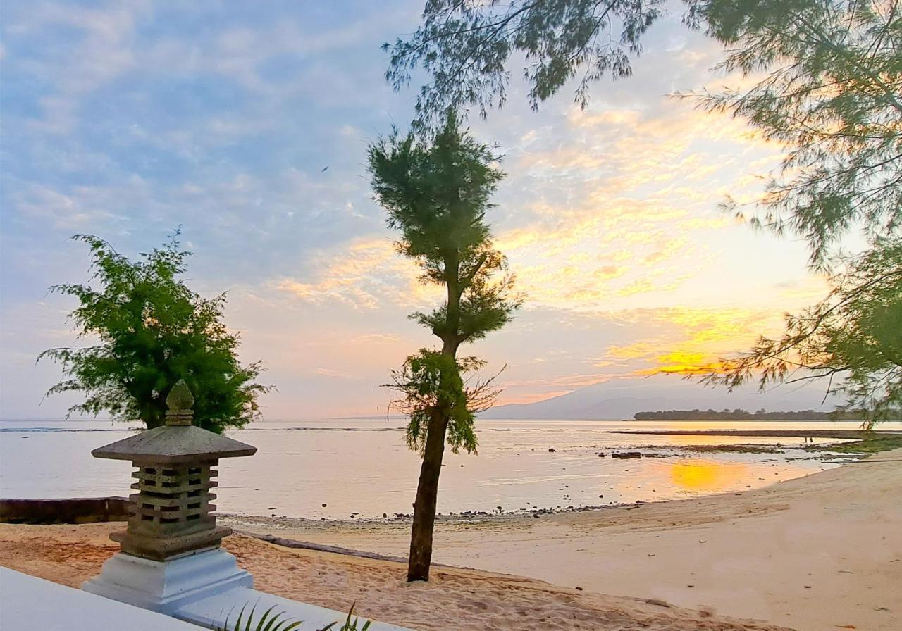 Gili Beachfront Suites غيلي تراوانغان المظهر الخارجي الصورة
